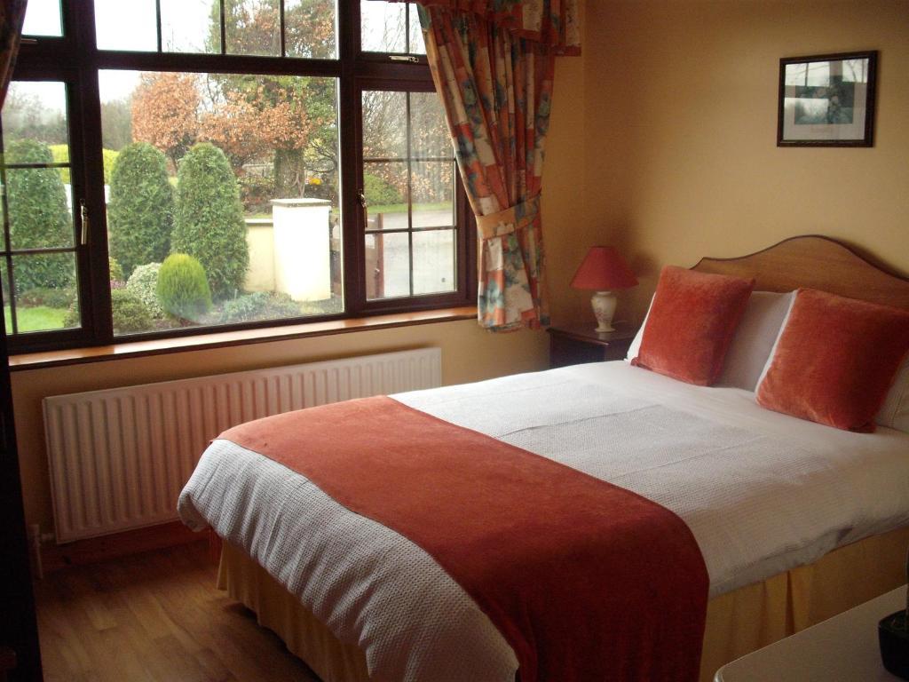 Maryville Bed And Breakfast Nenagh Ruang foto